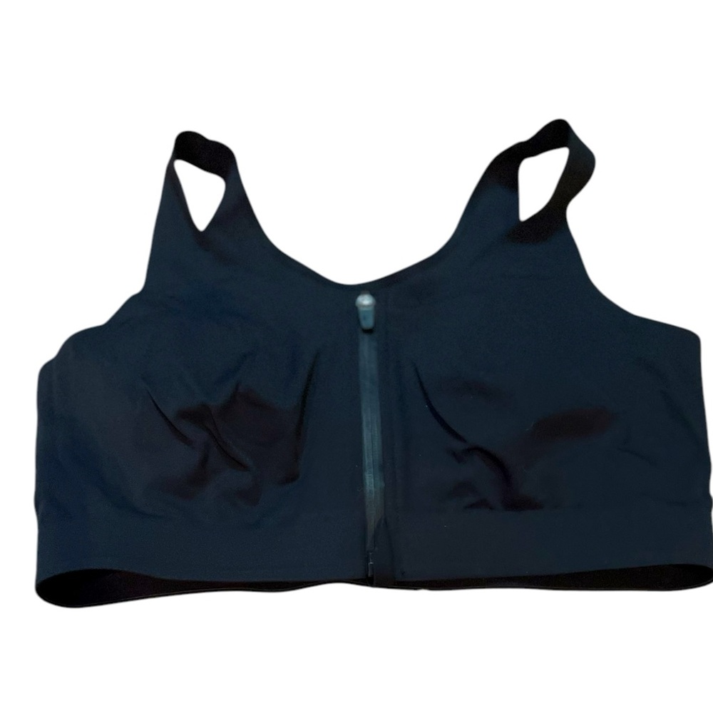 Zyia women's size medium Black Sports Bra
Like new front zip removable pads
